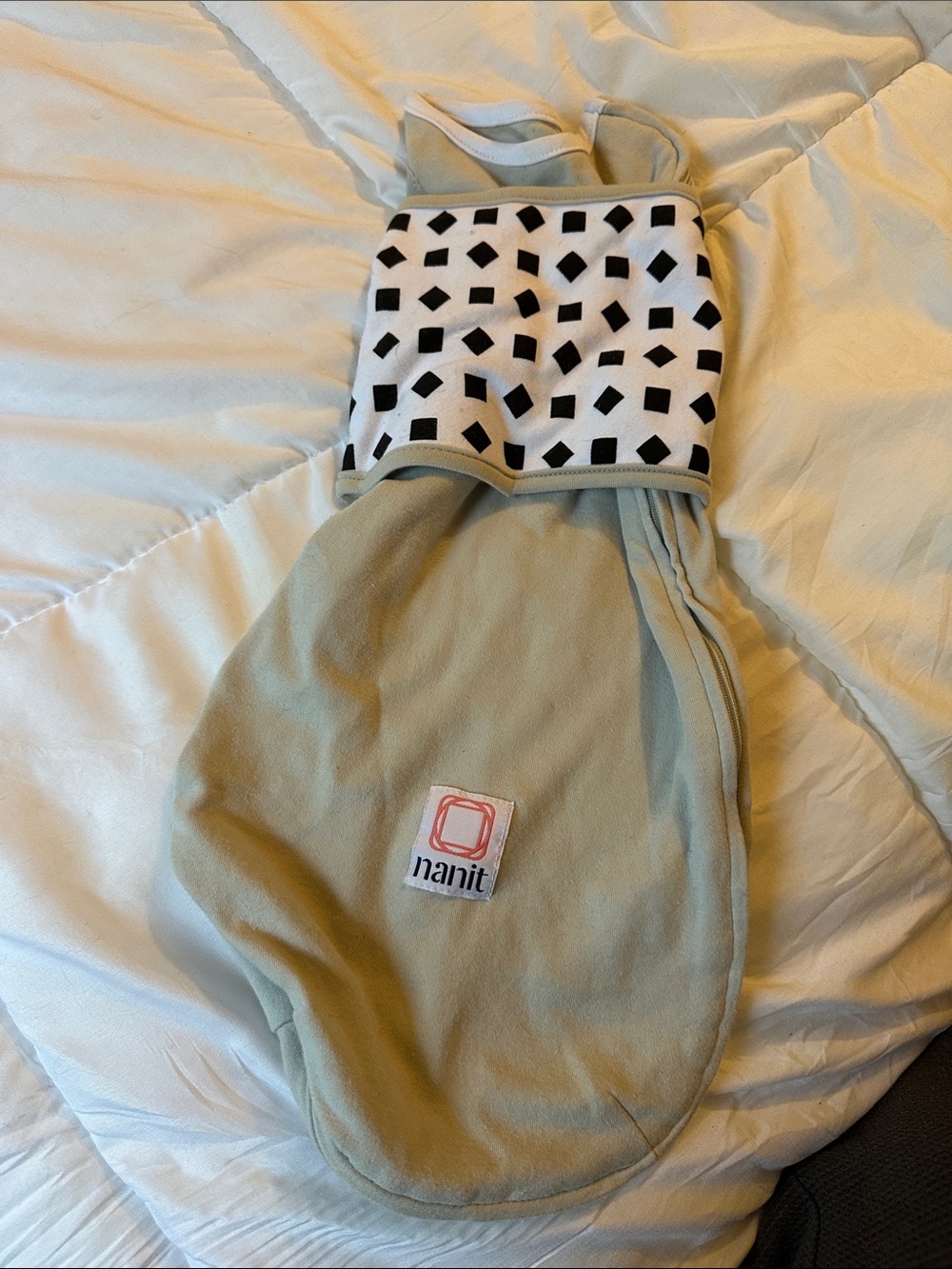 NWOT Nanit Baby Swaddle Sack with breathing band